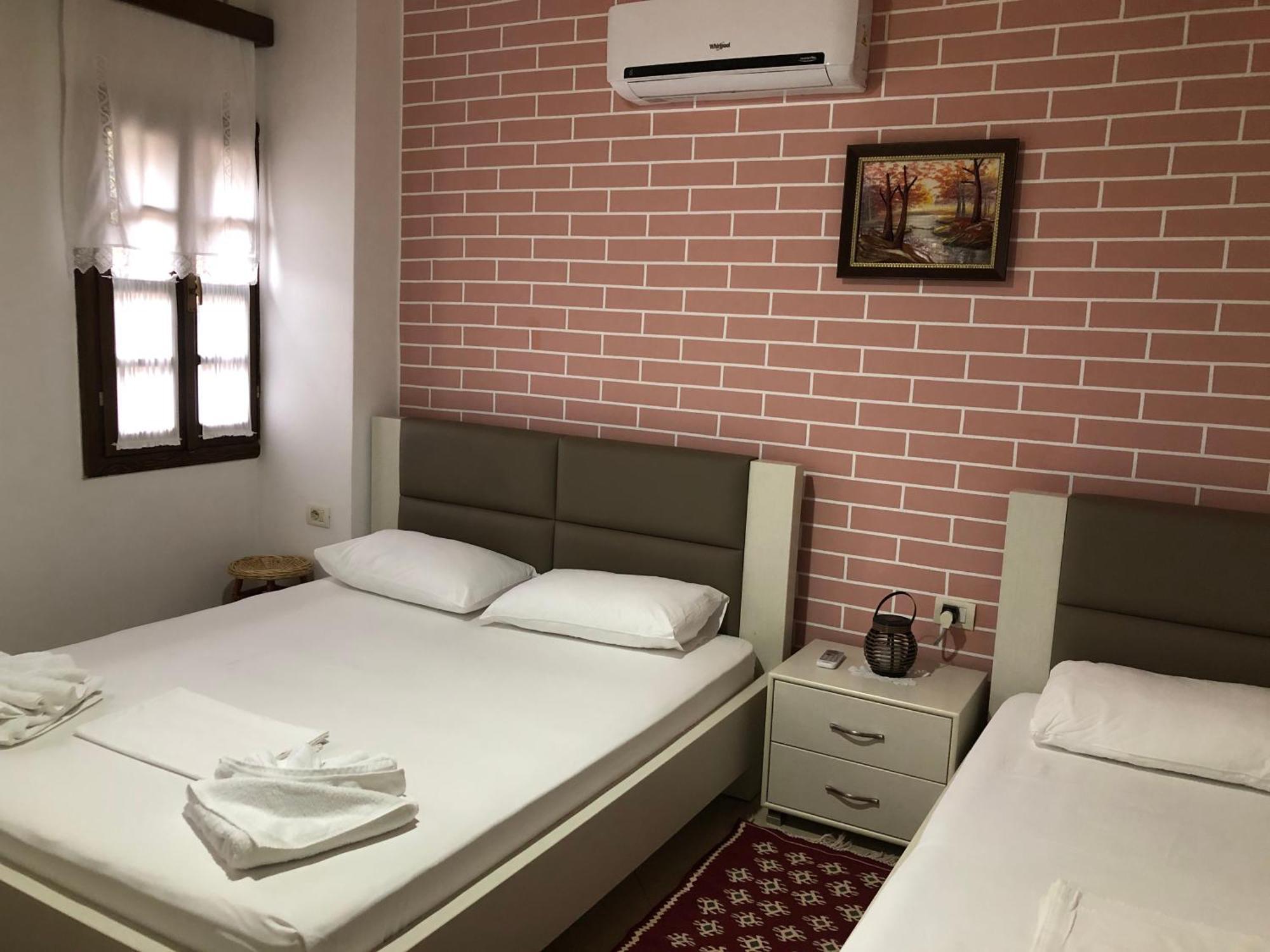Dhimitri'S Guest House Berat Ngoại thất bức ảnh