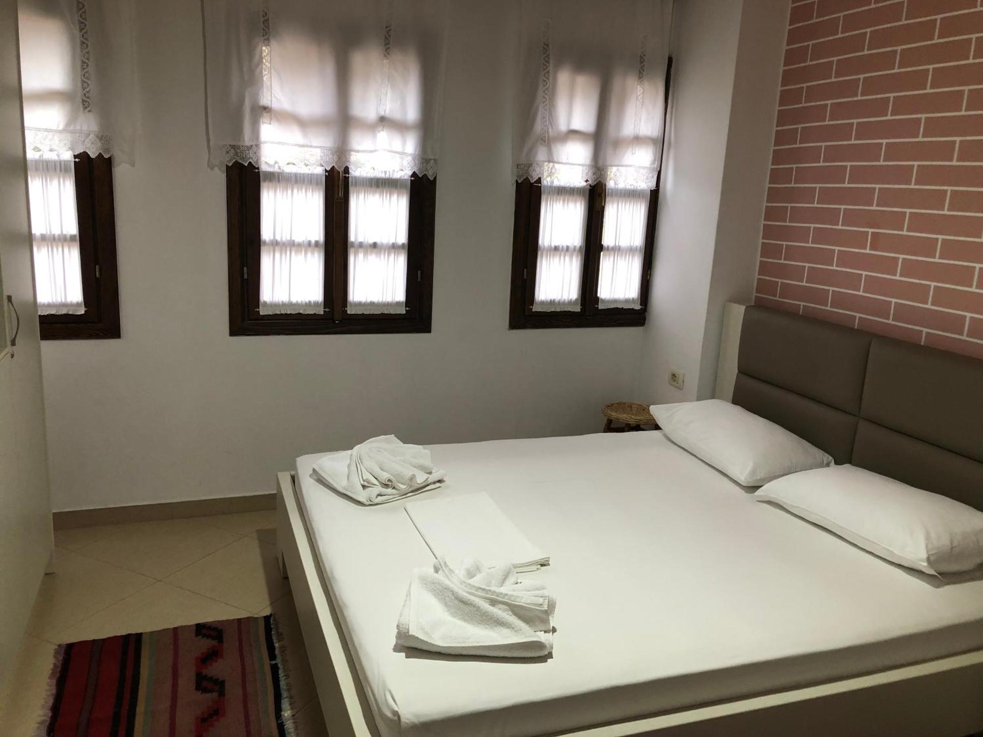 Dhimitri'S Guest House Berat Ngoại thất bức ảnh